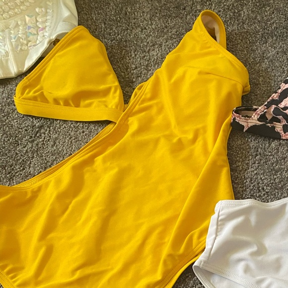 Matte collection Swimsuit - Picture 2 of 3